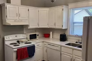 303 N Draper Ave, Champaign, IL 61821 - Photo 5