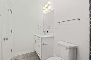 922 E 42nd Pl, Chicago, IL 60653 - Photo 29