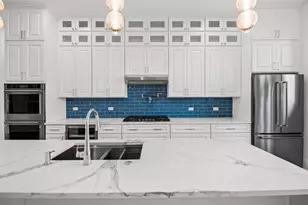 922 E 42nd Pl, Chicago, IL 60653 - Photo 9