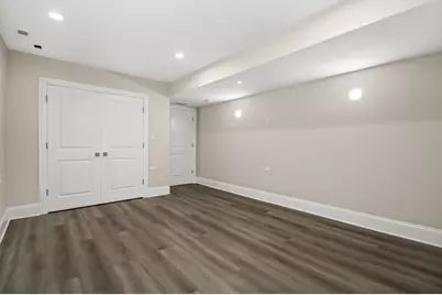 922 E 42nd Place, Chicago, IL 60653 - Photo 33