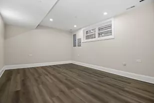 922 E 42nd Pl, Chicago, IL 60653 - Photo 35