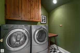 8010 Greenbriar Ct, Burr Ridge, IL 60527 - Photo 43