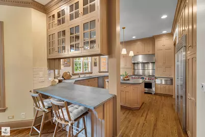 8010 Greenbriar Court, Burr Ridge, IL 60527 - Photo 17