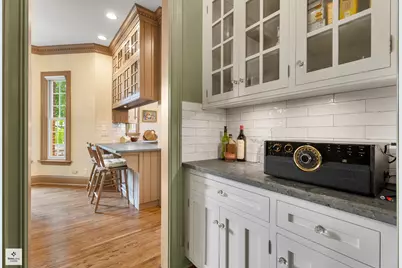 8010 Greenbriar Court, Burr Ridge, IL 60527 - Photo 15