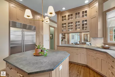 8010 Greenbriar Court, Burr Ridge, IL 60527 - Photo 21