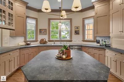 8010 Greenbriar Court, Burr Ridge, IL 60527 - Photo 19