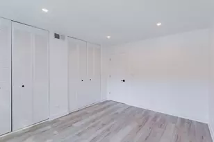 8232 Niles Center Rd, Skokie, IL 60077 - Photo 5