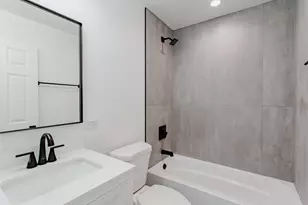 8232 Niles Center Rd, Skokie, IL 60077 - Photo 9