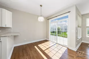 2836 Hillcrest Cir, Naperville, IL 60564 - Photo 9