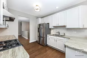 2836 Hillcrest Cir, Naperville, IL 60564 - Photo 7