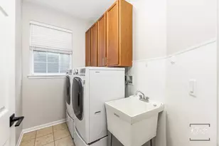 2836 Hillcrest Cir, Naperville, IL 60564 - Photo 29