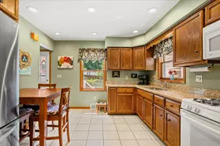 3705 W Anne St, McHenry, IL 60050 - Photo 3