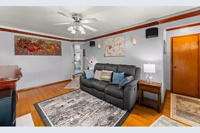 10305 S Avenue O Avenue, Chicago, IL 60617 - Photo 3