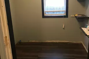 409 E Douglas St, Bloomington, IL 61701 - Photo 3