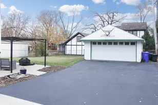305 Maple St, Glen Ellyn, IL 60137 - Photo 27