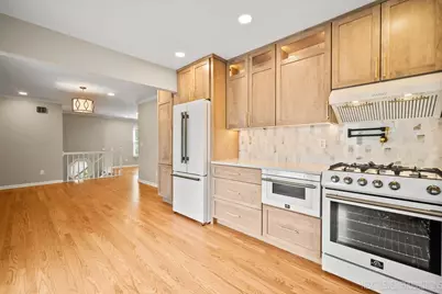 1718 Jeanette Avenue, Saint Charles, IL 60174 - Photo 15