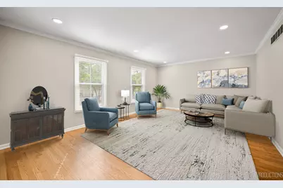 1718 Jeanette Avenue, Saint Charles, IL 60174 - Photo 9