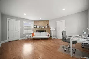 9157 S Avers Ave, Evergreen Park, IL 60805 - Photo 9