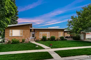 9157 S Avers Ave, Evergreen Park, IL 60805 - Photo 1