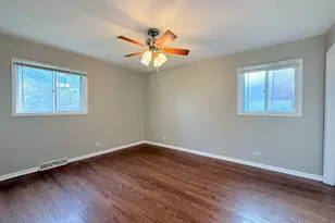 1041 Coach Rd, Homewood, IL 60430 - Photo 9