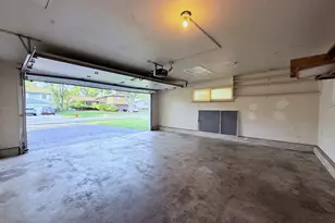 1041 Coach Rd, Homewood, IL 60430 - Photo 29