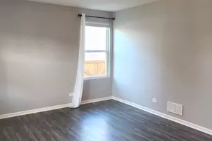 6010 Winterhaven Dr, Joliet, IL 60431 - Photo 5