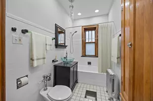 1352 E Madison Park, Chicago, IL 60615 - Photo 17
