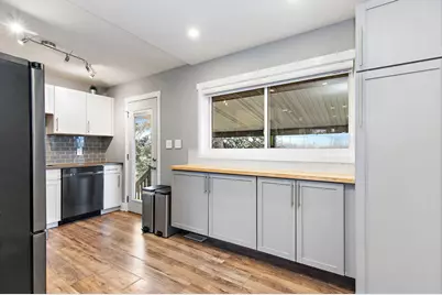 1014 Vine Street, Streamwood, IL 60107 - Photo 5