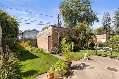 8130 Kenneth Avenue, Skokie, IL 60076 - Photo 17