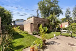 8130 Kenneth Ave, Skokie, IL 60076 - Photo 17