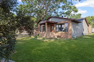 106 E Union St, Mahomet, IL 61853 - Photo 3