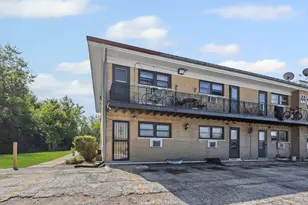 44 King Arthur Ct, Northlake, IL 60164 - Photo 1