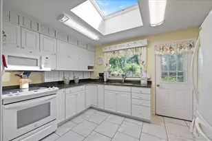 7N384 Whispering Willows St, Saint Charles, IL 60174 - Photo 9