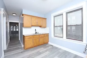 2039 W 23rd St, Chicago, IL 60608 - Photo 3