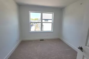 8377 Mulberry Ave, Morton Grove, IL 60053 - Photo 11