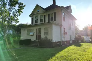 533 S 4th St, Watseka, IL 60970 - Photo 1