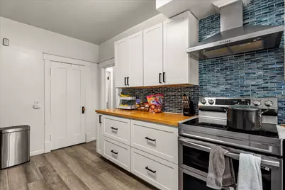 805 W Indiana Avenue, Urbana, IL 61801 - Photo 17