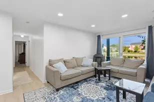 7235 Willow Way Ln, Willowbrook, IL 60527 - Photo 5