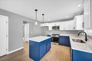 502 Travis Dr, Carlock, IL 61725 - Photo 3