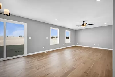 502 Travis Drive, Carlock, IL 61725 - Photo 15