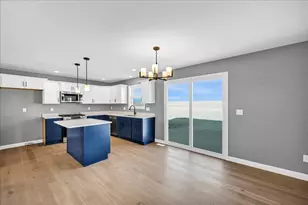 502 Travis Dr, Carlock, IL 61725 - Photo 13