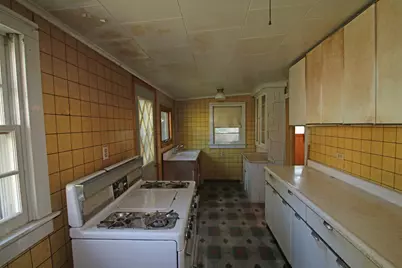 29 S Hickory Avenue, Fox Lake, IL 60020 - Photo 7