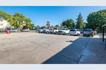 5900 W Addison Street, Chicago, IL 60634 - Photo 19