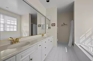 1845 W North Pond Ln, Lake Forest, IL 60045 - Photo 17