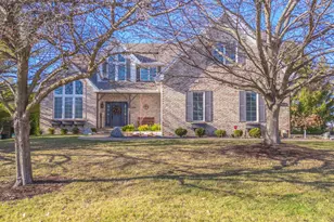 2006 Woodbine Rd, Bloomington, IL 61704 - Photo 5