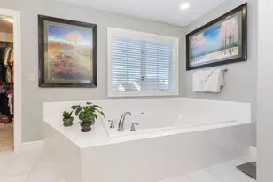 2006 Woodbine Rd, Bloomington, IL 61704 - Photo 55