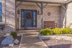 2006 Woodbine Rd, Bloomington, IL 61704 - Photo 7