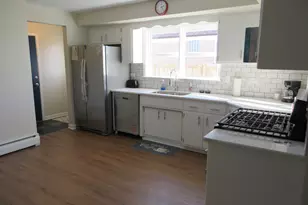 2918 W 99th Pl, Evergreen Park, IL 60805 - Photo 13