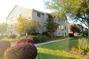 6810 Ridge Point Dr, Oak Forest, IL 60452 - Photo 3