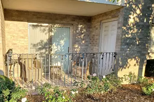 6810 Ridge Point Dr, Oak Forest, IL 60452 - Photo 9